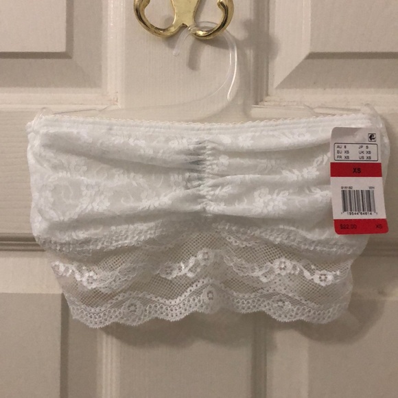 b. Temptd Lace Kiss Sheer Lace Bandeau 9 Night - Picture 3 of 5